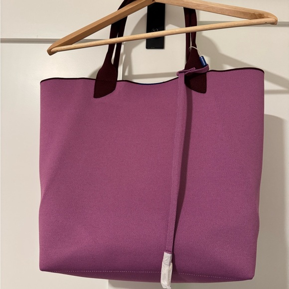 Rothy’s lightweight tote collegiate currant- reversible - Picture 7 of 10